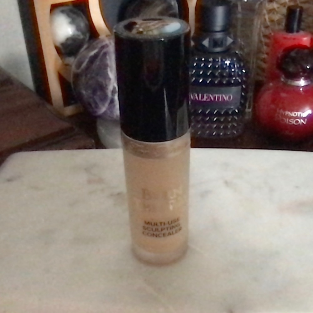 Two Faced Concealer